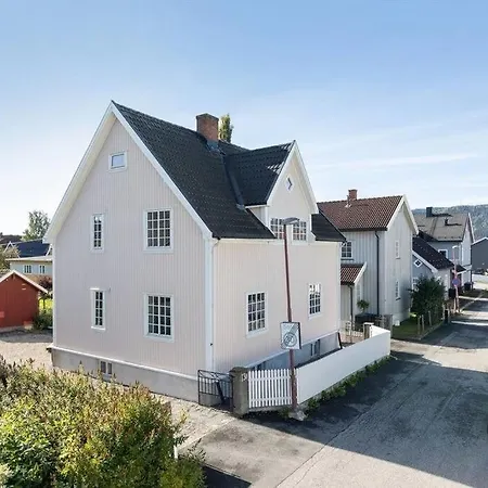 Lys Og Sentral Leilighet Med Terrasse Og Hage Appartement *