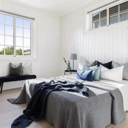 Lys Og Sentral Leilighet Med Terrasse Og Hage